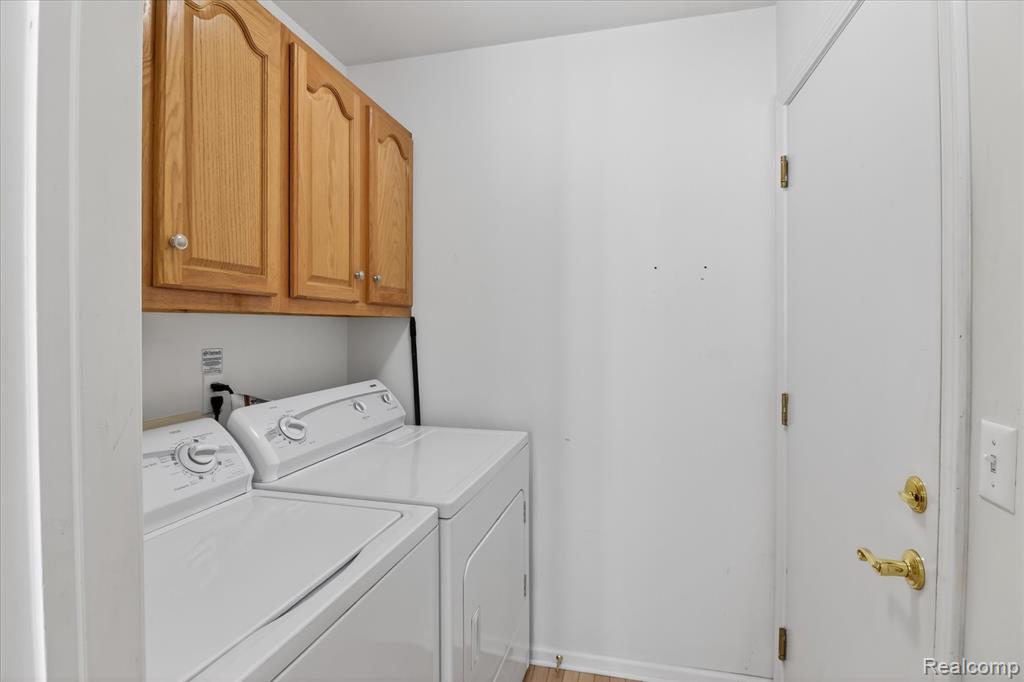 606 Shady Maple Drive, Wixom, MI 48393 — Photo 17