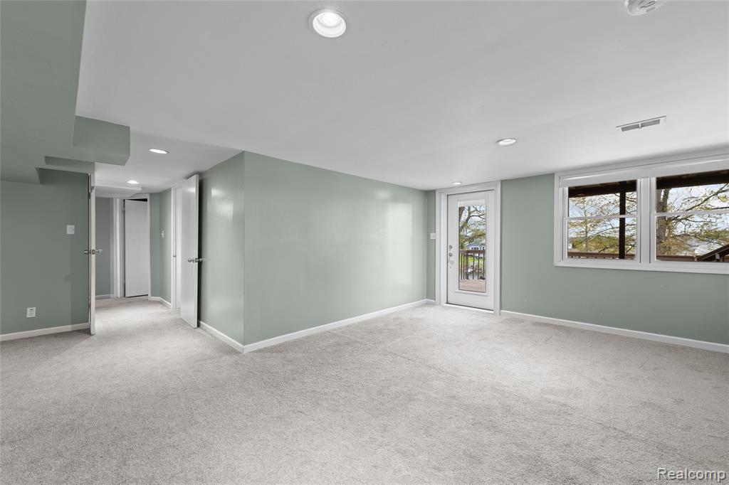 235 INDIANWOOD Road, Lake Orion, MI 48362 — Photo 17