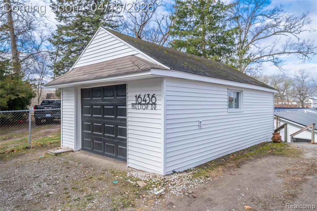 16436 Hilltop Drive, Linden, MI 48451 — Photo 4