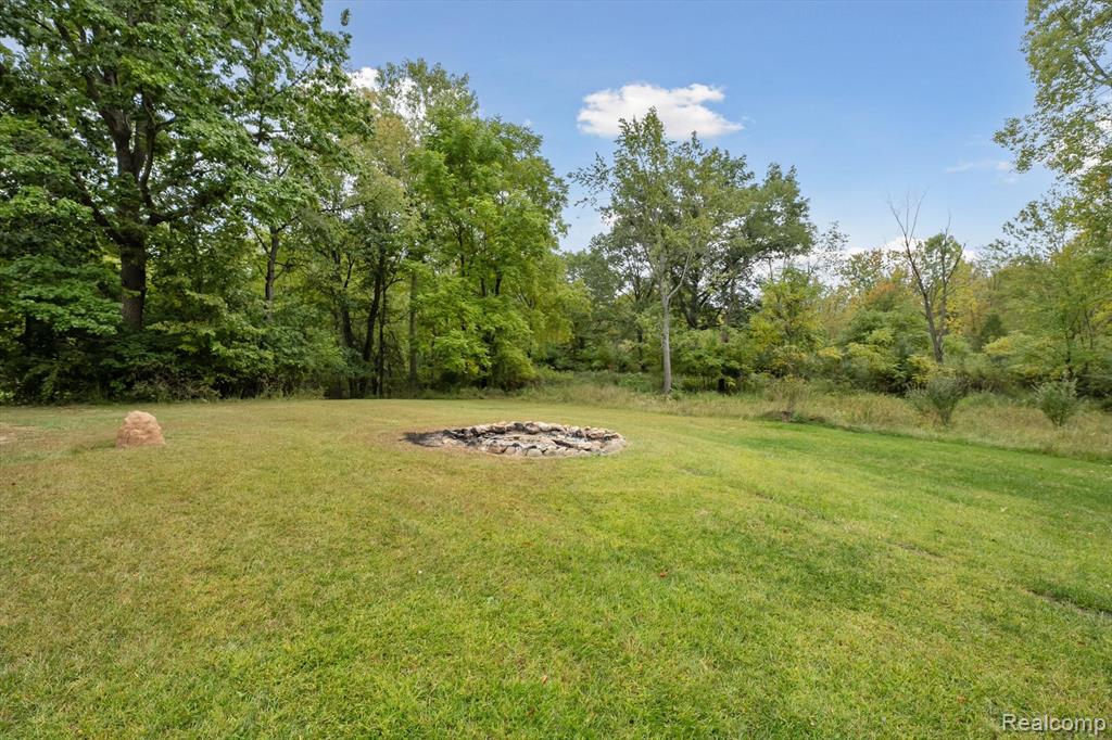9824 Hidden Acres, South Lyon, MI 48178 — Photo 28