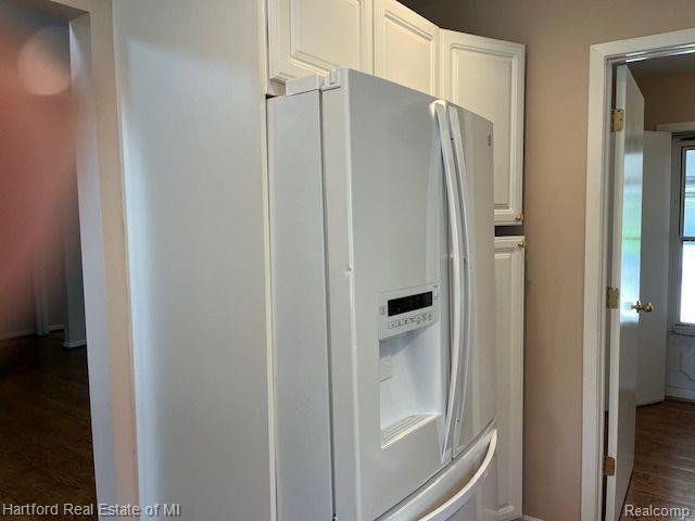 395 WOODVALE Drive, Walled Lake, MI 48390 — Photo 10