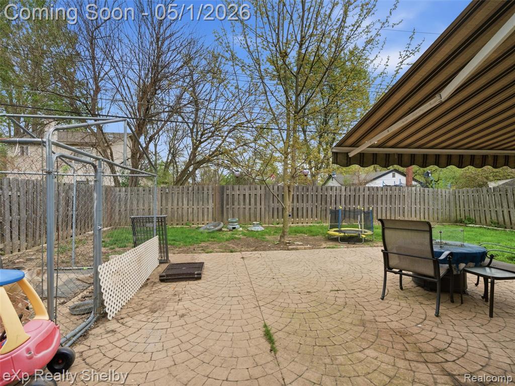 21660 Roosevelt Avenue, Farmington, MI 48336 — Photo 20