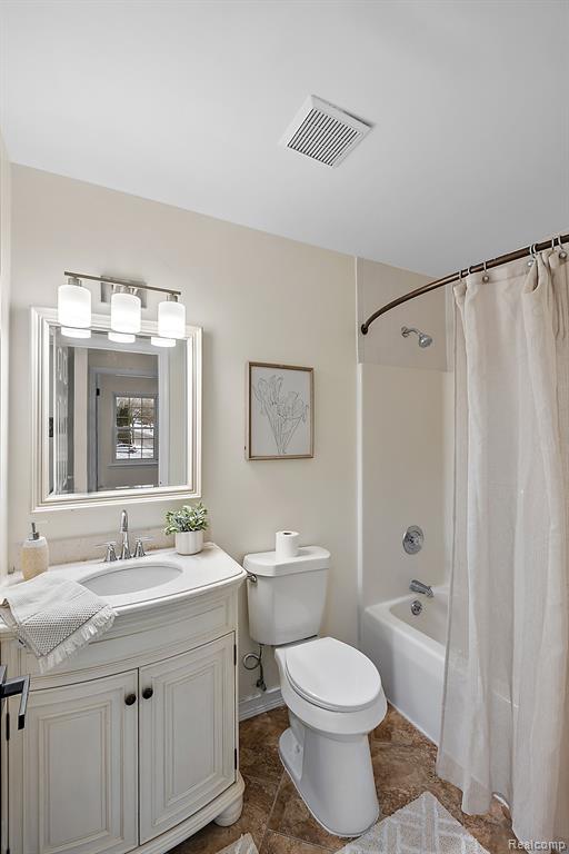 708 Oak View Ln, Milford, MI 48381 — Photo 56