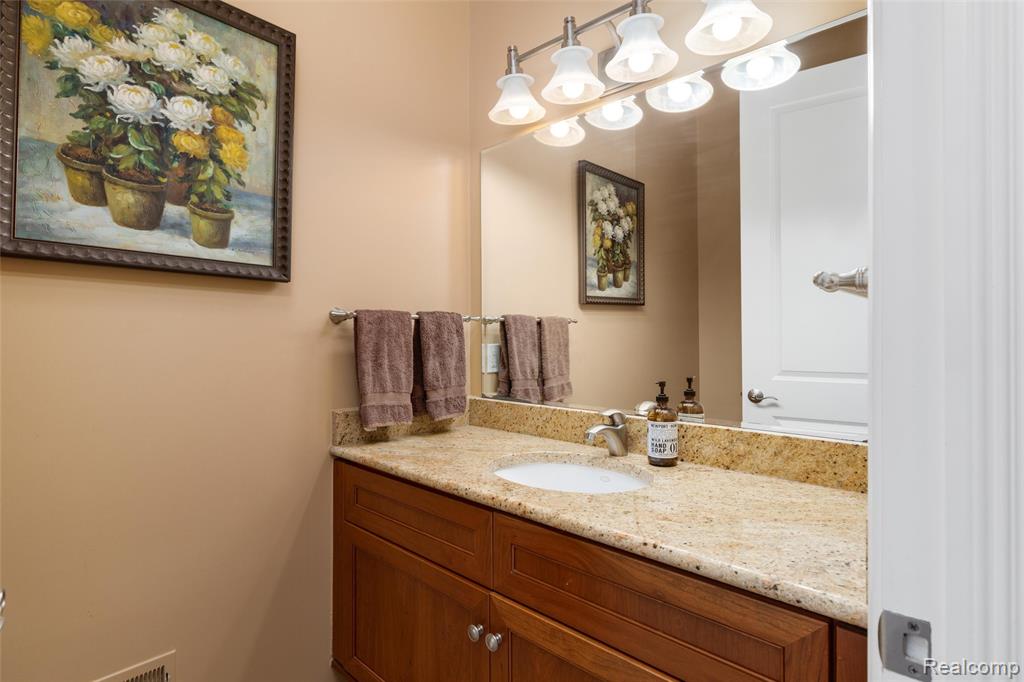 7432 Foxburg Court, Clarkston, MI 48348 — Photo 43