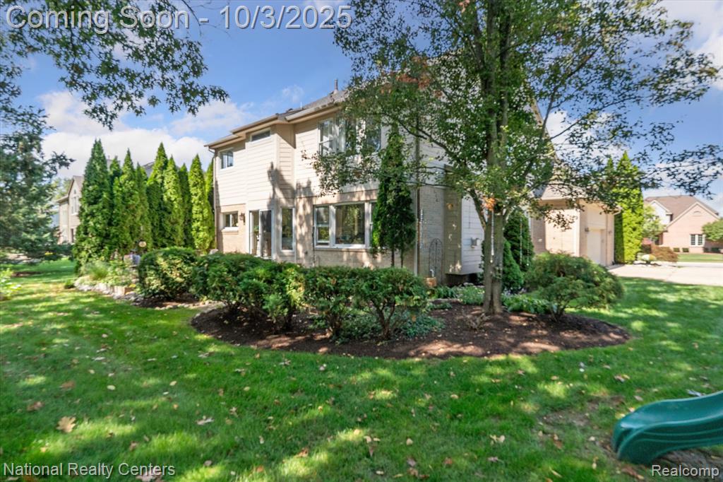 489 Gleneagles, Highland, MI — Photo 45