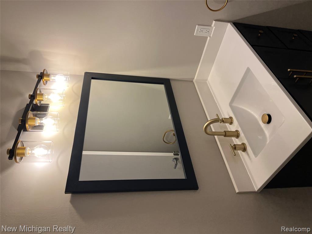 5658 DRAKE HOLLOW Drive E, West Bloomfield, MI — Photo 13