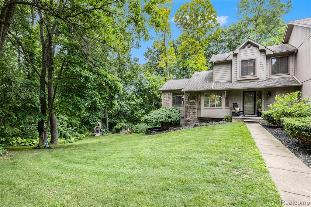 9780 Oak Valley Drive, Clarkston, MI 48348 — Photo 2