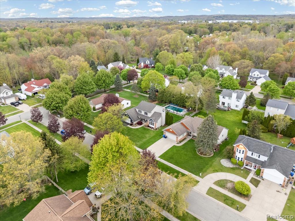 7694 Woodside Place, Waterford, MI 48327 — Photo 38