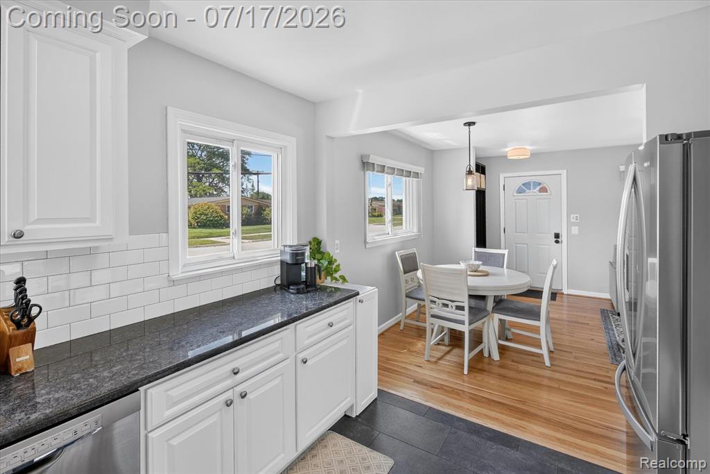 11014 Garden Street, Livonia, MI 48150 — Photo 11