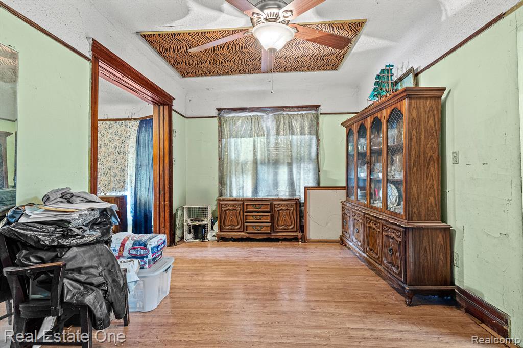 1821 HELEN Street, Detroit, MI 48207 — Photo 8