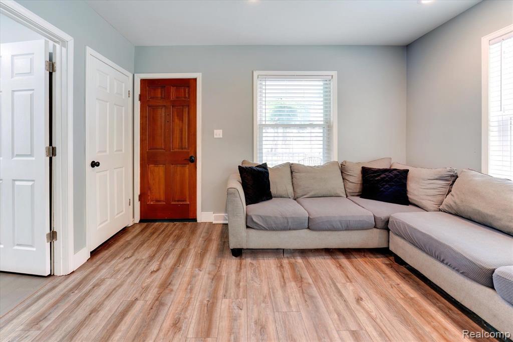 139 W WASHINGTON Street, Romeo, MI 48065 — Photo 6
