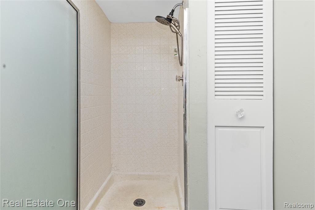 959 Kirts Boulevard, Troy, MI 48084 — Photo 37