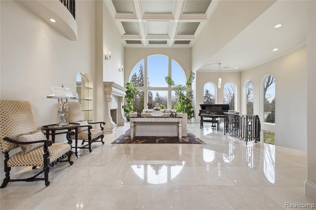 5230 Clarendon Crest Street, Bloomfield Hills, MI 48302 — Photo 2