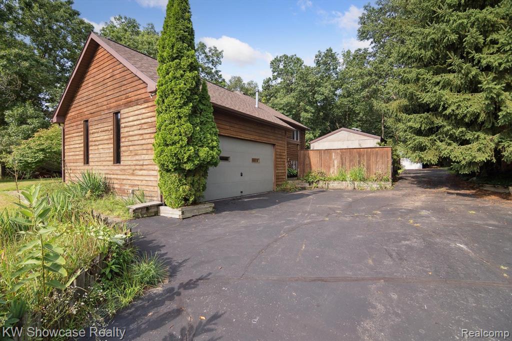 11858 Earl Street, Pinckney, MI 48169 — Photo 4