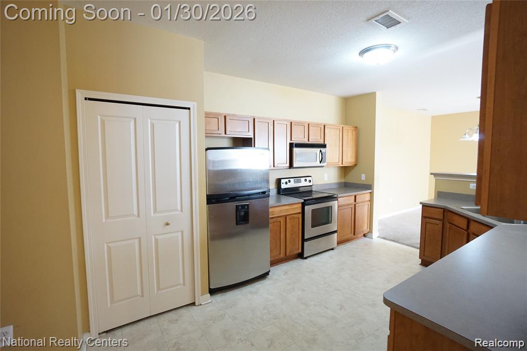 16869 HAWICK Lane, Romulus, MI 48174 — Photo 5