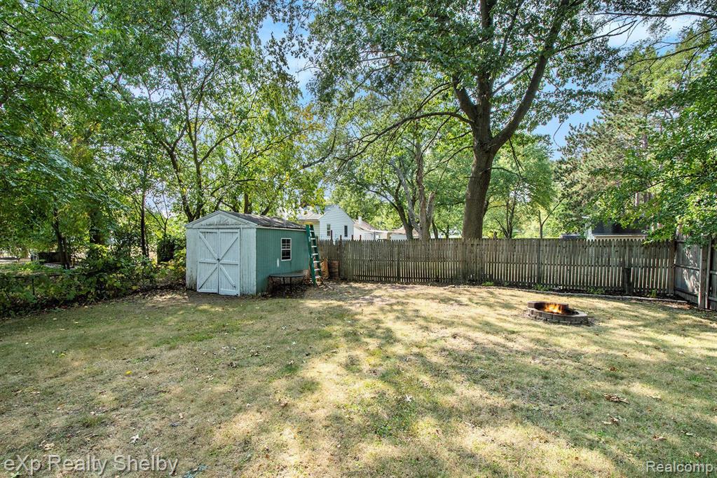 4549 Madison Avenue SE, Grand Rapids, MI 49548 — Photo 17