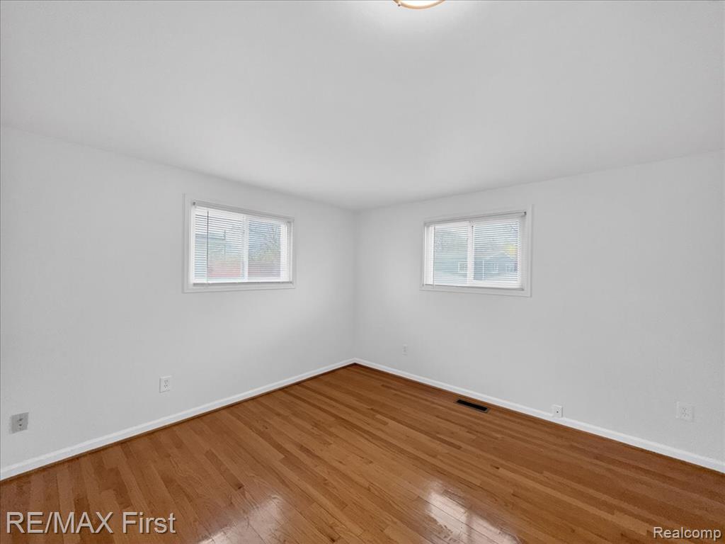 28326 Couzens Avenue, Madison Heights, MI 48071 — Photo 19
