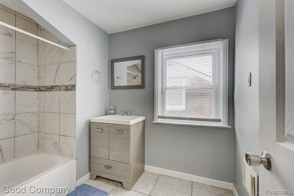 18669 Coyle Street, Detroit, MI 48235 — Photo 27