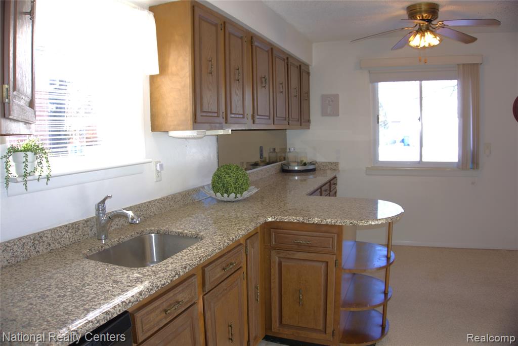8074 Nightingale Street, Dearborn Heights, MI 48127 — Photo 8
