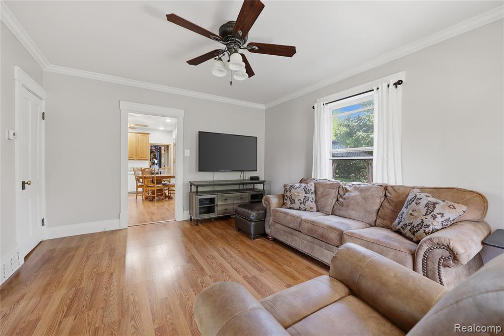 806 S 10th Street, St. Clair, MI 48079 — Photo 8