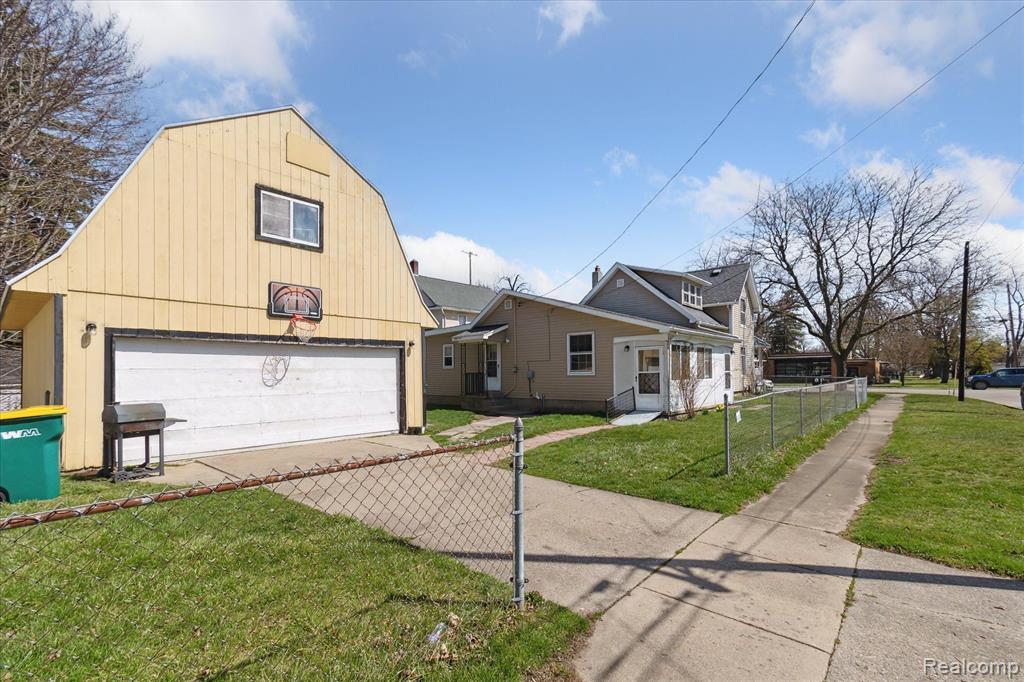 701 N SAGINAW Street, Durand, MI 48429 — Photo 41