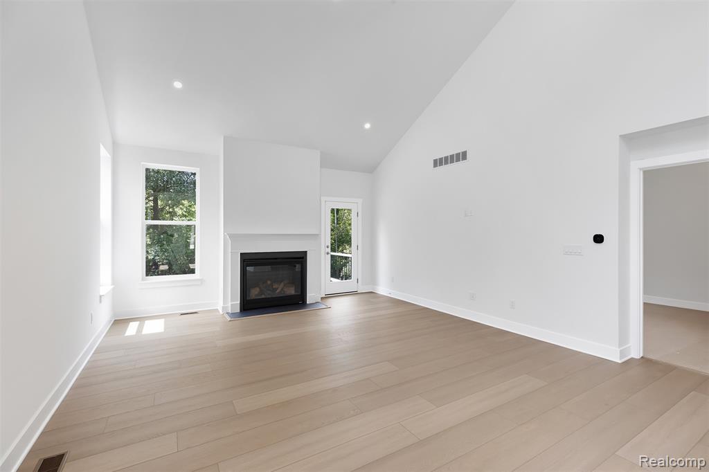 5342 TRAIL VISTA Drive, West Bloomfield, MI 48323 — Photo 16