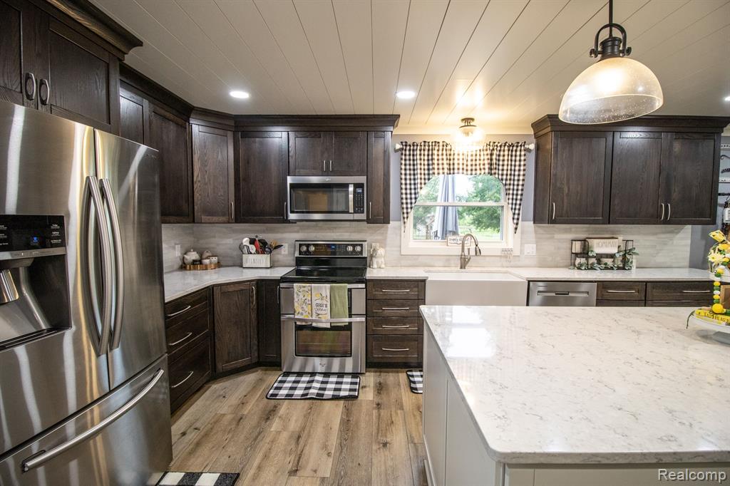 4585 Burt Road, Birch Run, MI 48415 — Photo 19