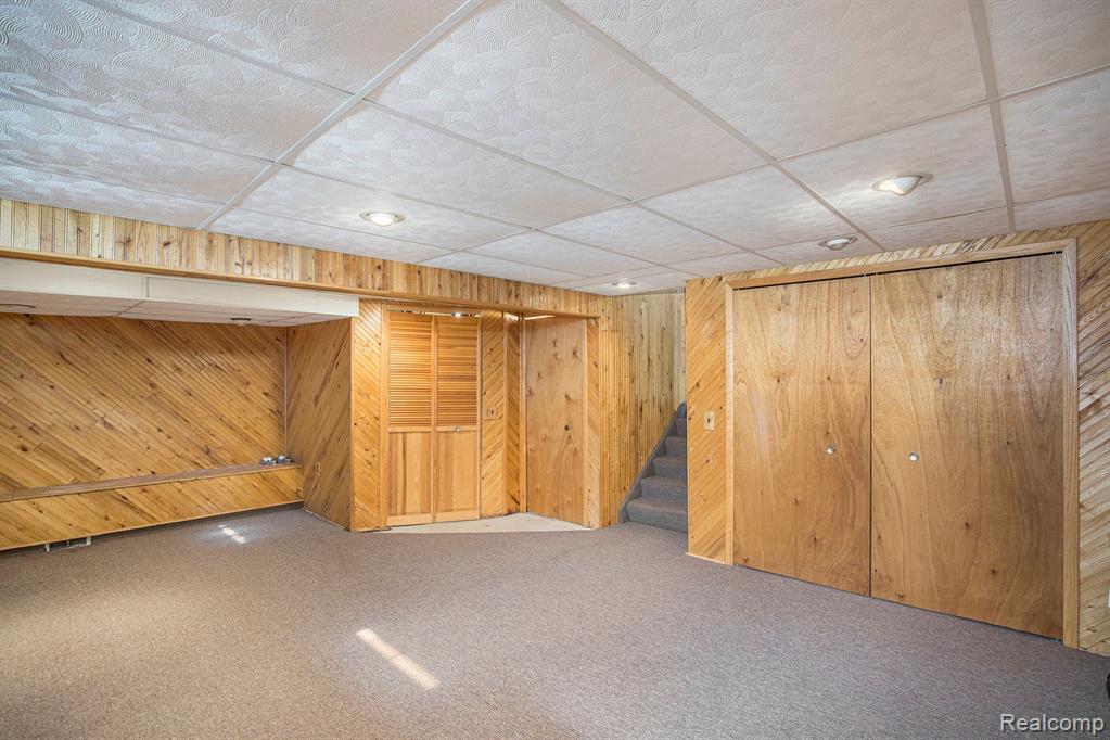 6160 BARKER Drive, Waterford, MI 48329 — Photo 15