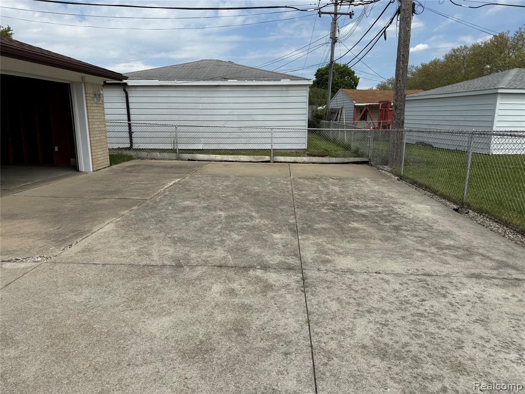 15258 Travis Street, Southgate, MI 48195 — Photo 29