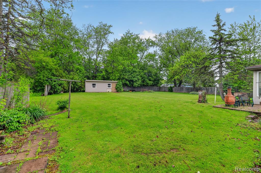5090 Torrey Road, Flint, MI 48507 — Photo 39