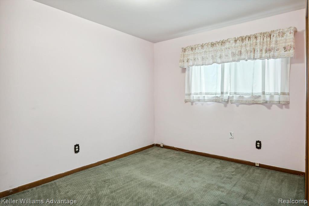 4942 HARDING Street, Dearborn Heights, MI 48125 — Photo 20