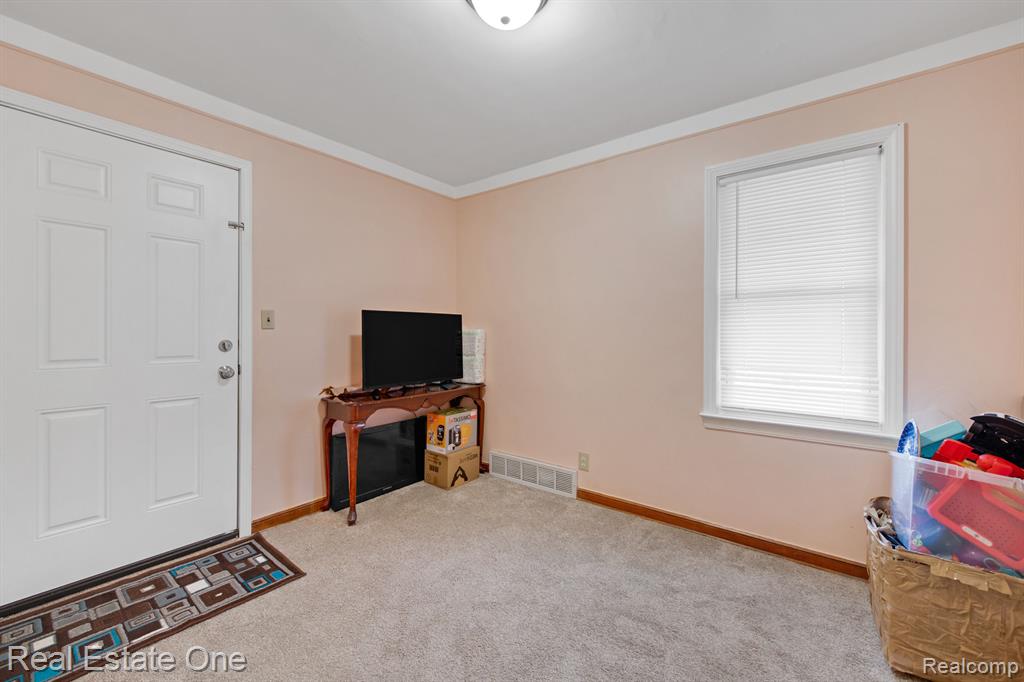 6731 Heyden Street, Dearborn Heights, MI 48127 — Photo 12