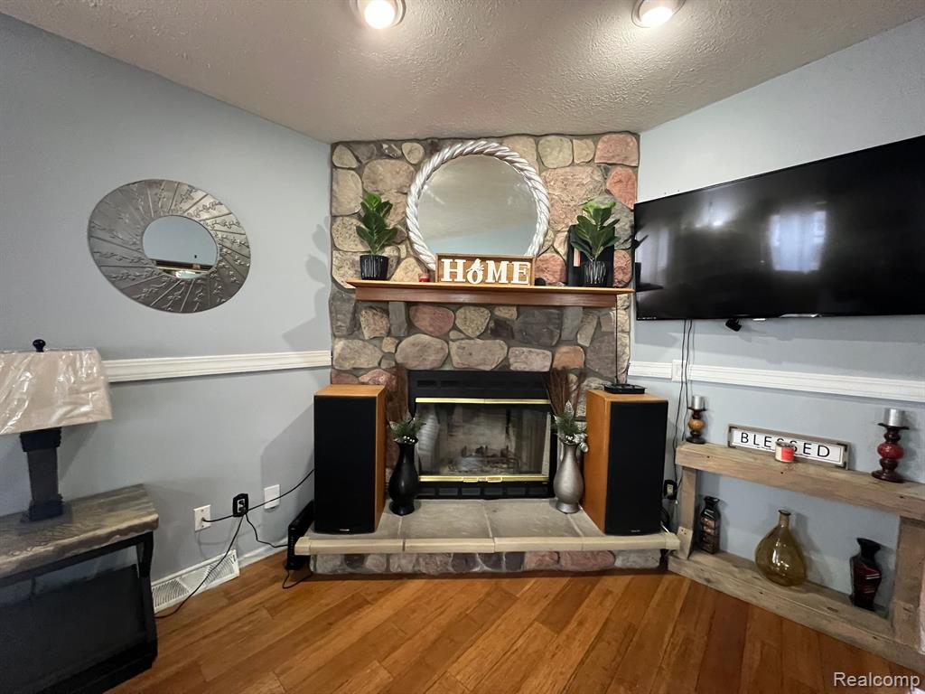 614 STIRLING Street, Pontiac, MI 48340 — Photo 8
