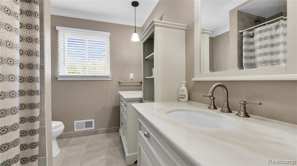 165 Lisa Court, White Lake, MI — Photo 21