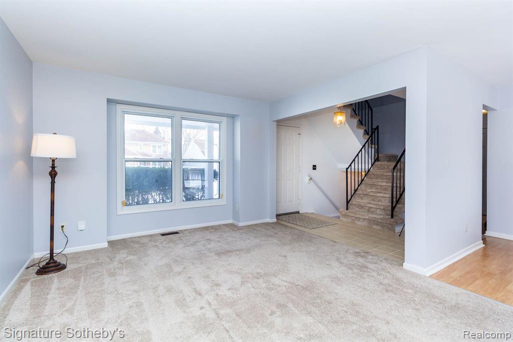 461 Farmridge Court, Rochester Hills, MI 48307 — Photo 8