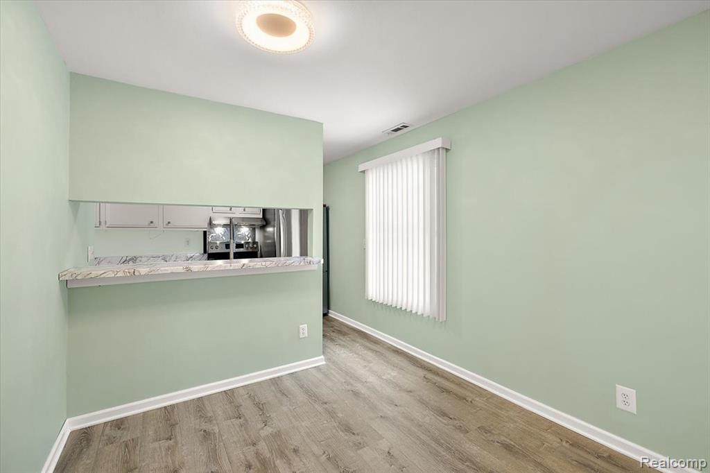2831 Glenwood Court, Lake Orion, MI — Photo 12