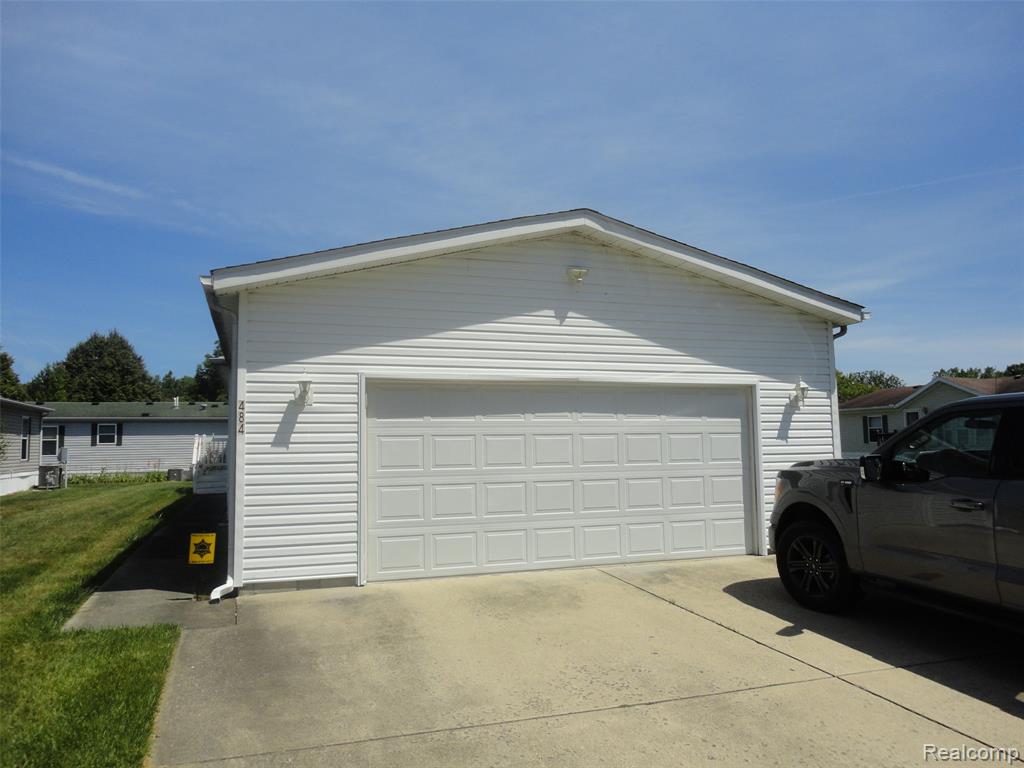 484 Lochgair Street, Temperance, MI 48182 — Photo 21