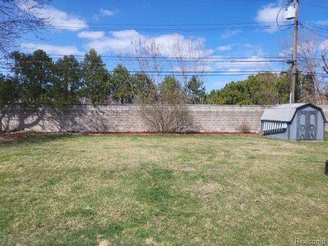 5601 ELMGROVE Avenue, Warren, MI 48092 — Photo 20
