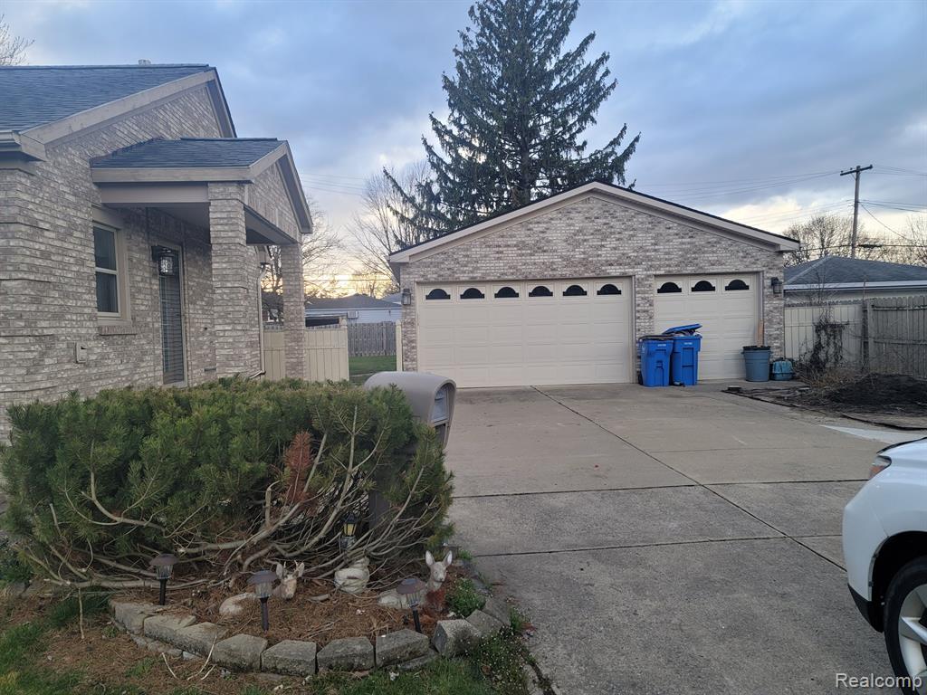 5096 CLIPPERT Street, Dearborn Heights, MI 48125 — Photo 3