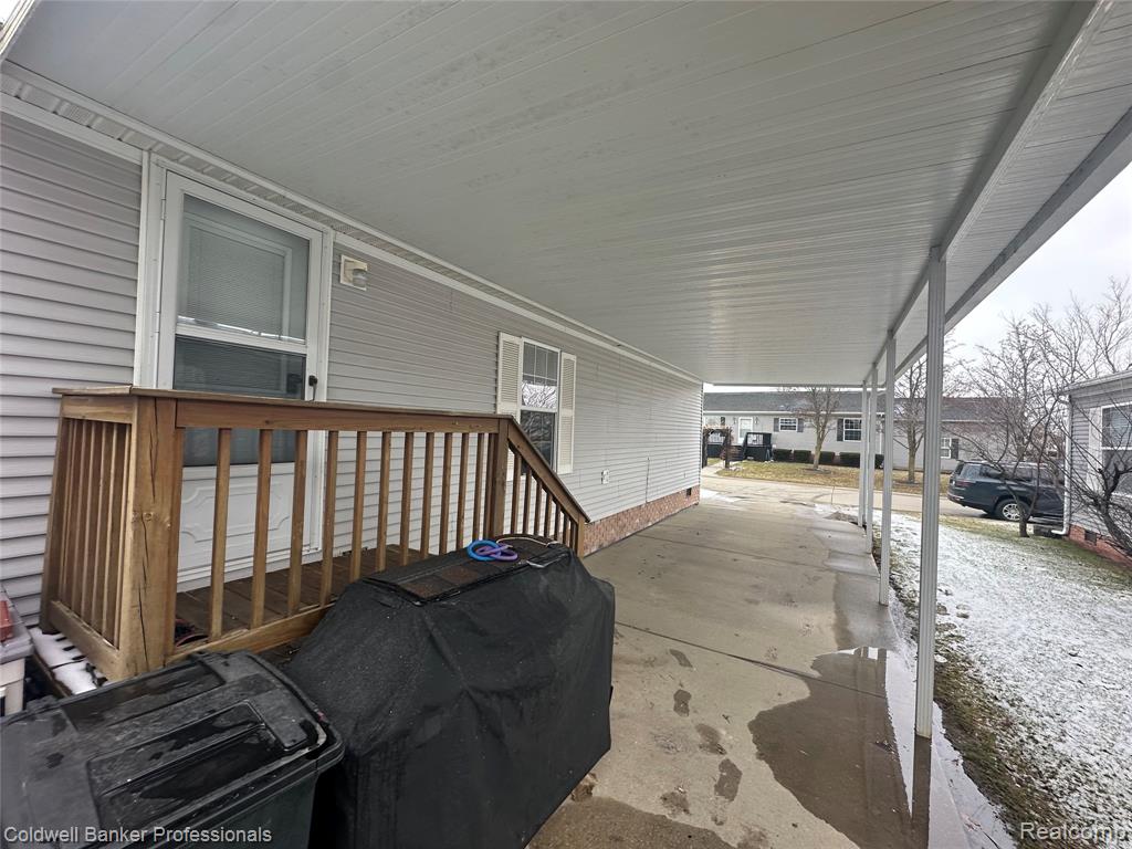 94 Twin Oaks Drive, Lapeer, MI 48446 — Photo 27