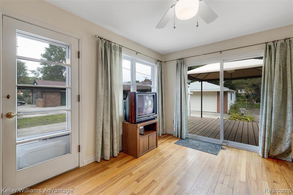 3979 Grindley Park Street, Dearborn Heights, MI 48125 — Photo 12