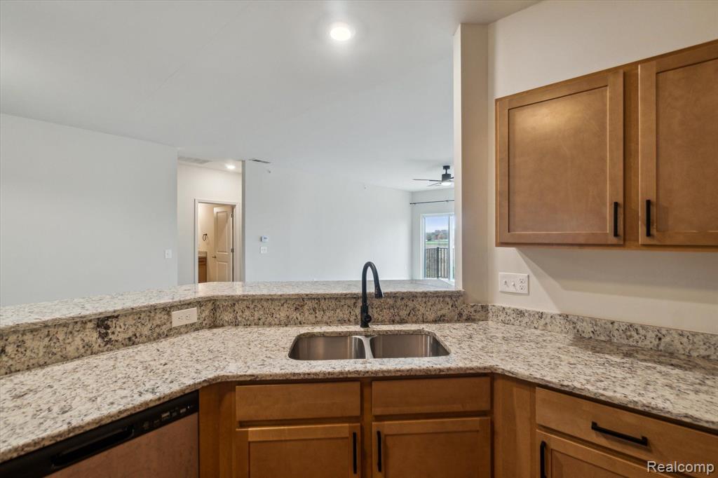 9804 RIDGE RUN Street, Howell, MI 48855 — Photo 11
