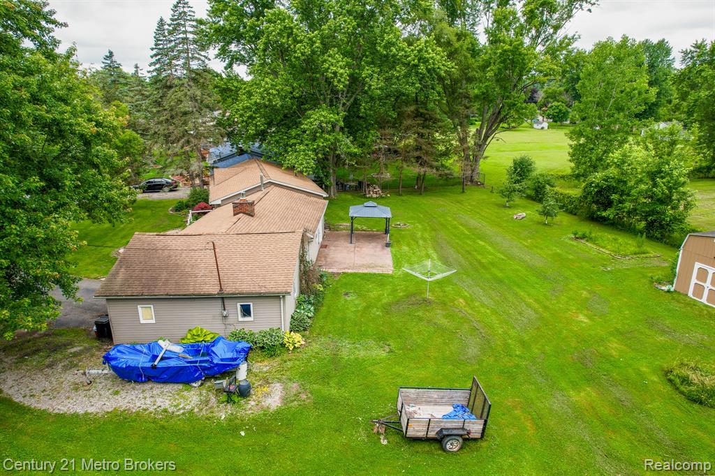 4373 Dexel Drive, Burton, MI 48519 — Photo 22