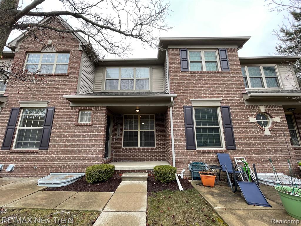 41261 N MAPLEWOOD Drive, Canton, MI 48187 — Photo 16