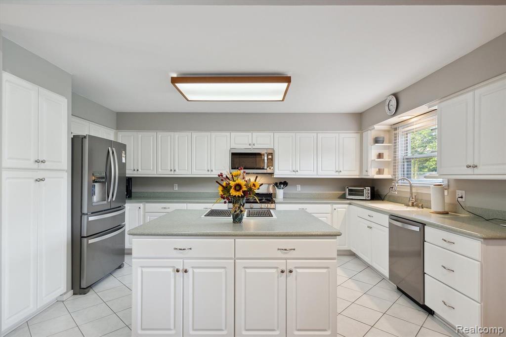 25999 PETROS Boulevard, Novi, MI — Photo 14