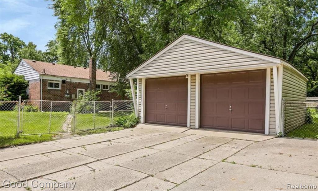 8400 OAK PARK Boulevard, Oak Park, MI 48237 — Photo 16