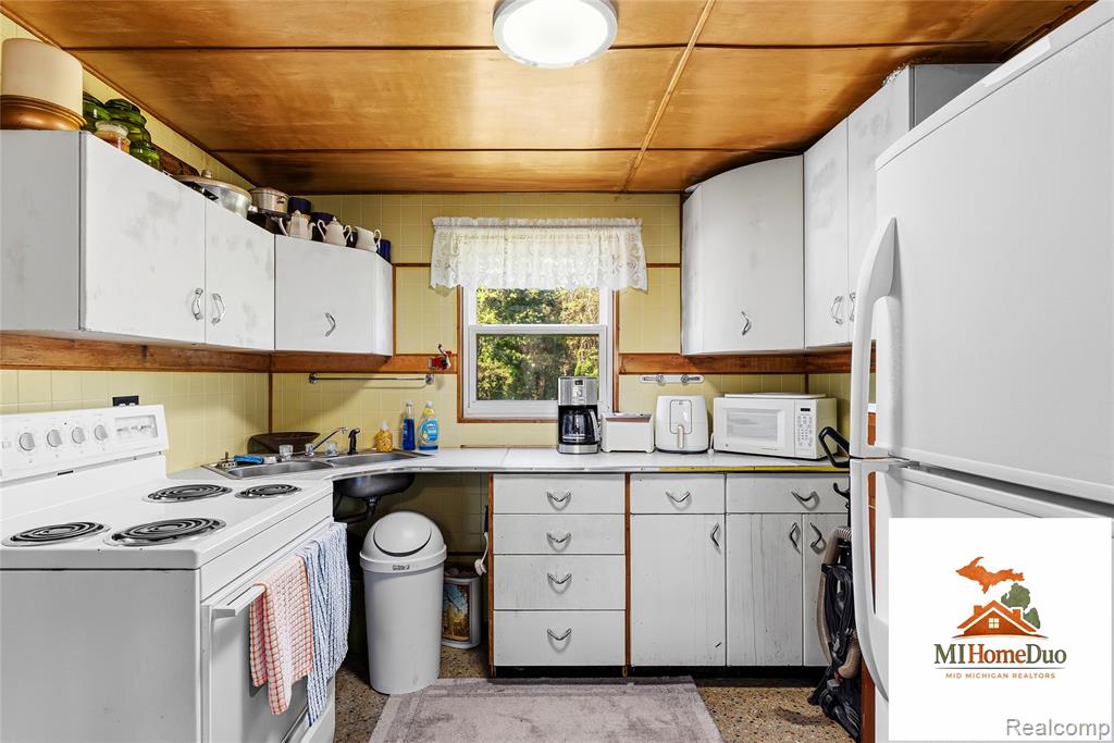 1947 Strait Tow Boulevard, Crystal, MI 48818 — Photo 57