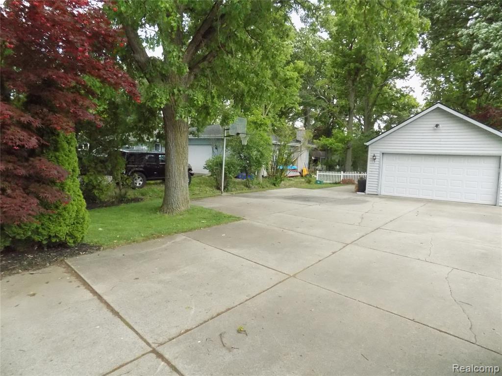 9207 Whitall Lane, Grosse Ile, MI 48138 — Photo 48
