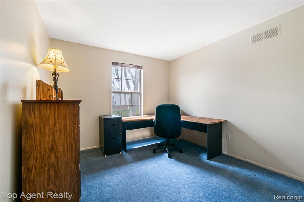 24755 Meadow Lane, Harrison Township, MI — Photo 30