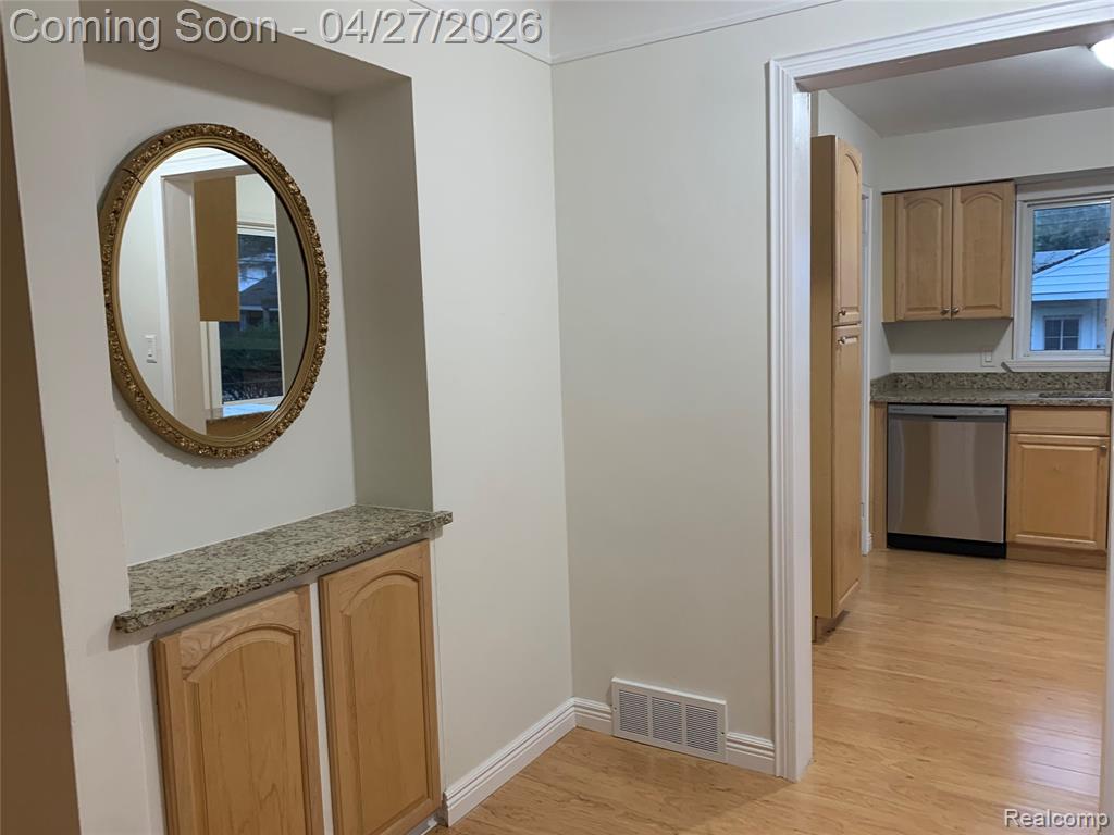 16735 Lincoln Avenue, Eastpointe, MI 48021 — Photo 5